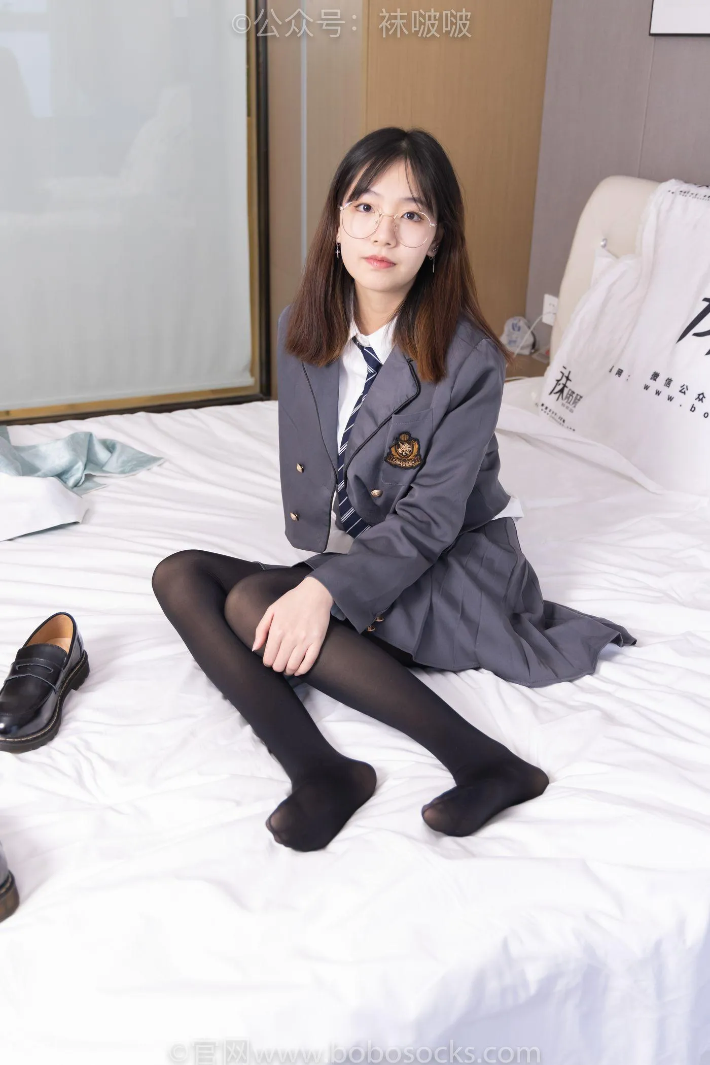 [BoBoSocks袜啵啵]NO.060 小甜豆-JK制服、皮鞋、厚黑丝 [131P]插图3